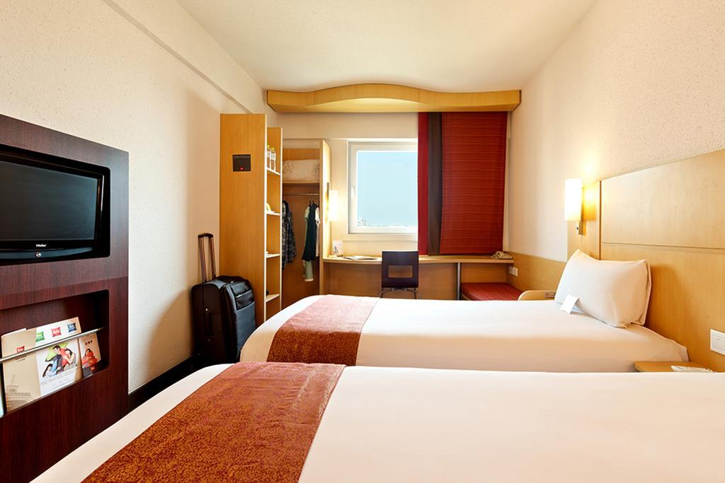Ibis Ningbo Qianhu Plaza Hotel Exterior photo