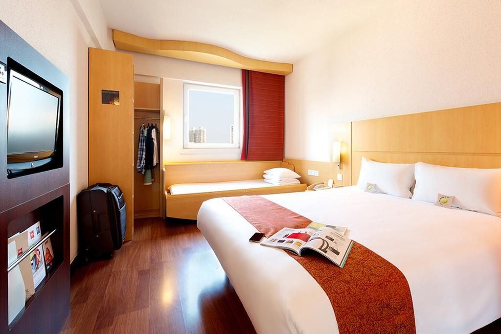 Ibis Ningbo Qianhu Plaza Hotel Exterior photo