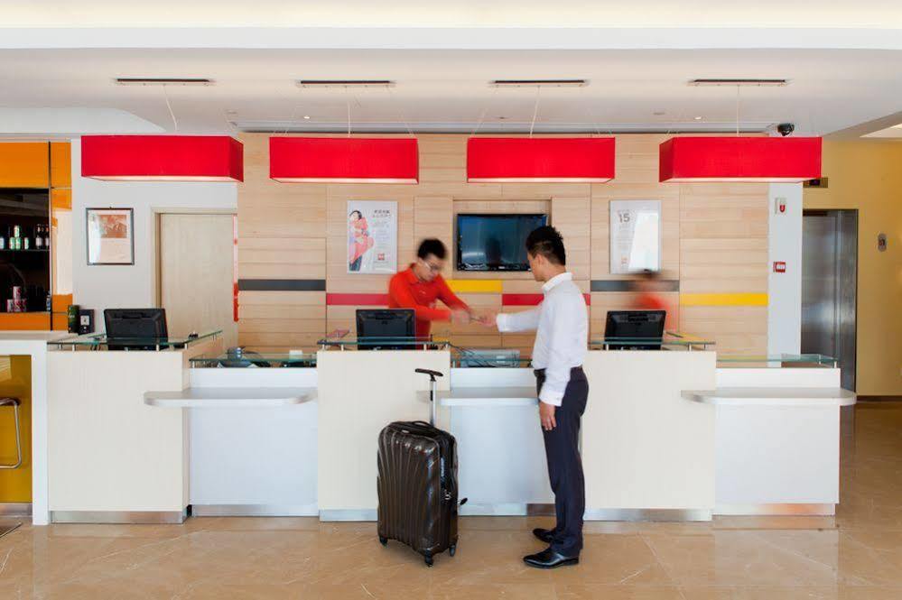 Ibis Ningbo Qianhu Plaza Hotel Exterior photo